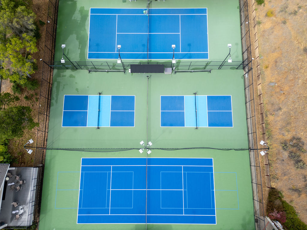 saratoga-tennis-courts-overhead