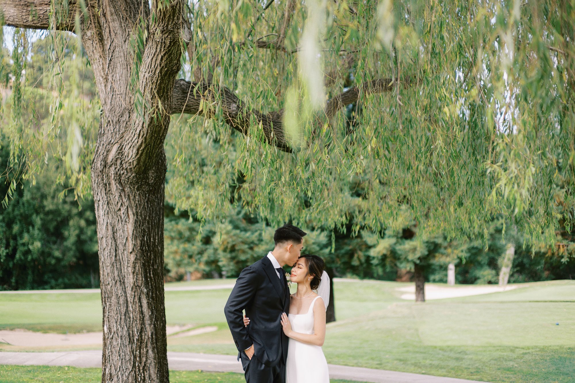 saratoga-country-club-wedding-bride-and-groom