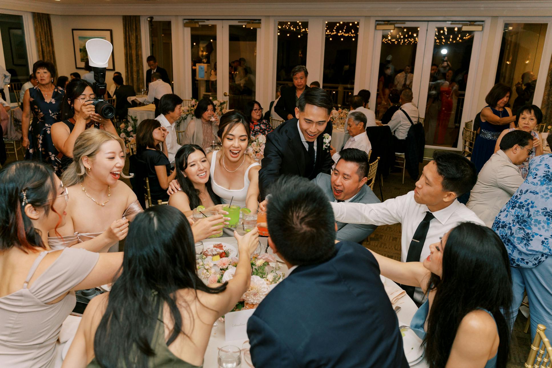saratoga-country-club-wedding-with-family-and-friends