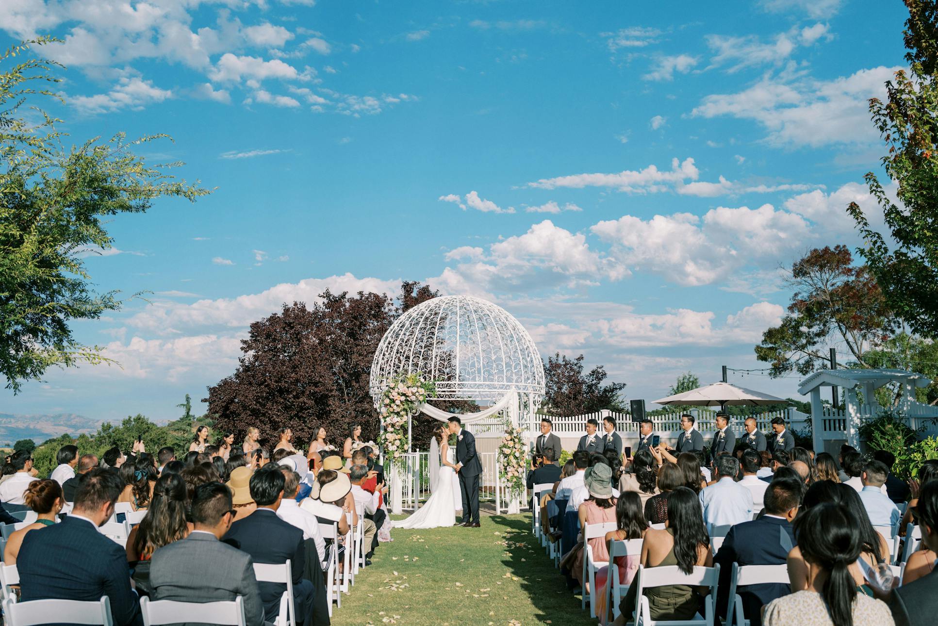 saratoga-country-club-wedding-outdoor-ceremony